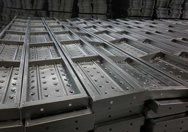scaffolding planks